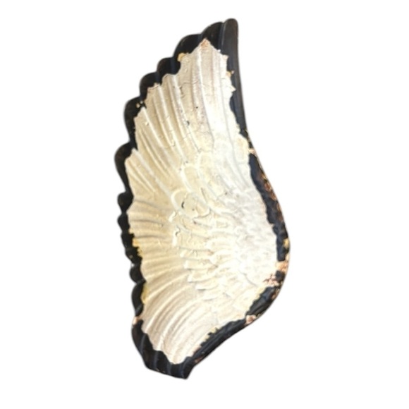 COPY - Metal Angel Wing ring holder - Picture 1 of 9